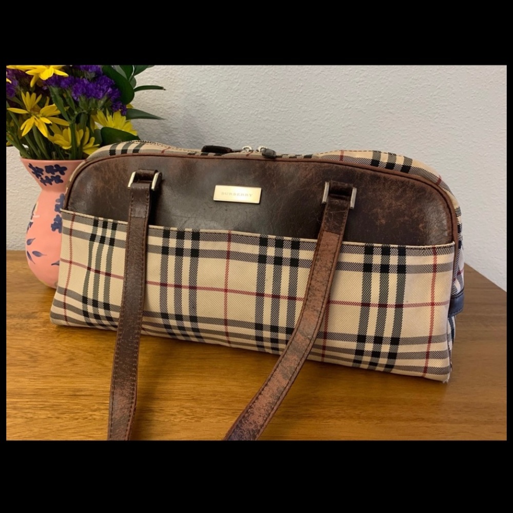 💯 Authentic Burberry Handbag